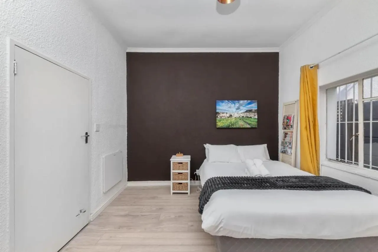 Villa Modern And Stylish 2 Bd House In Claremont Kapstadt 0*,
