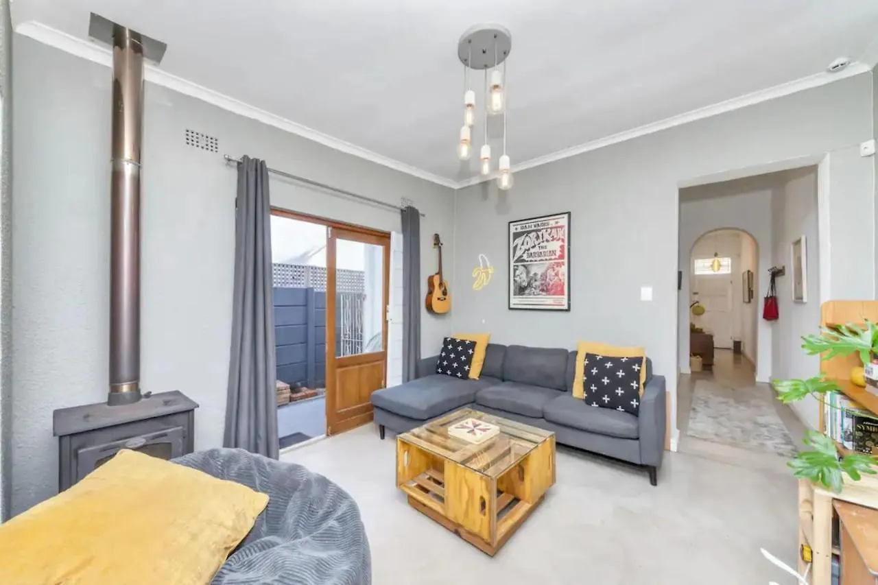 Villa Modern And Stylish 2 Bd House In Claremont Kapstadt