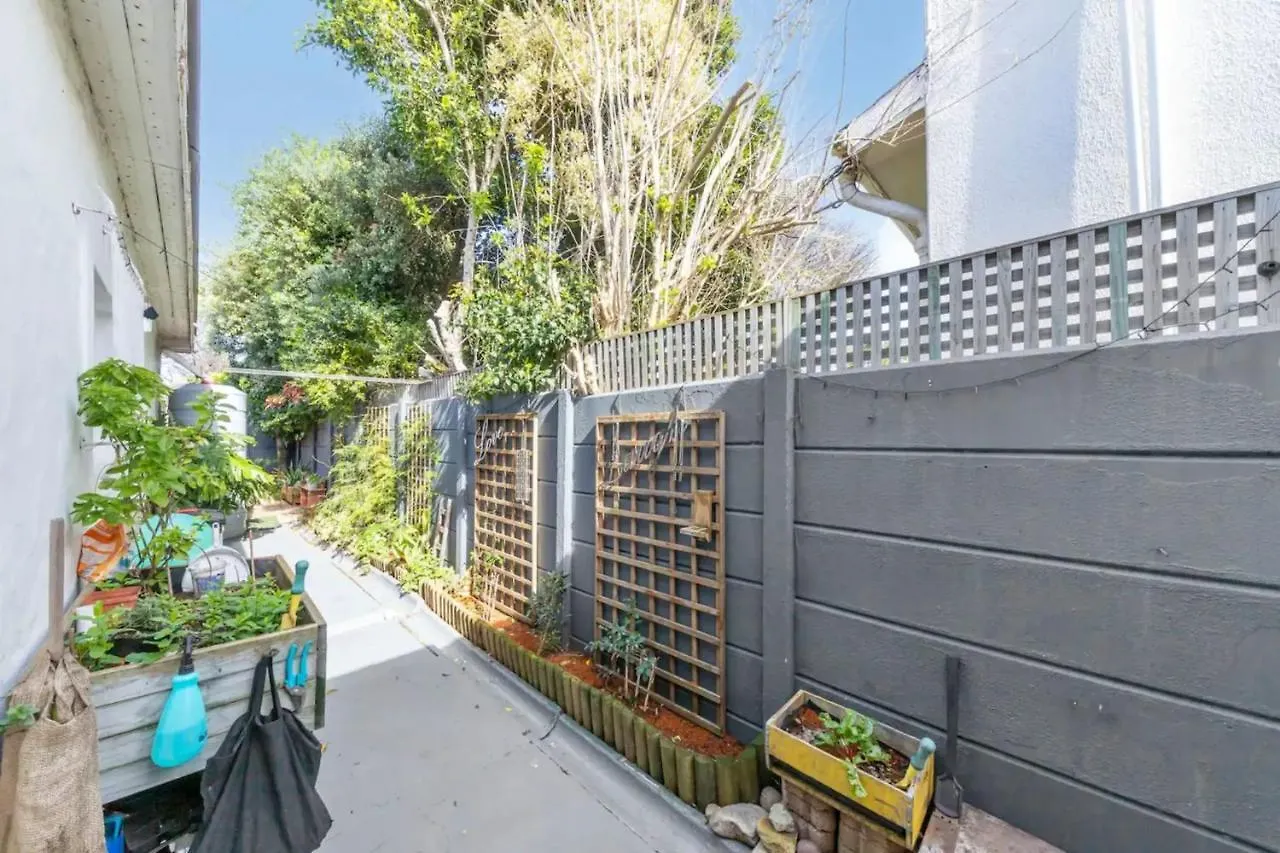 Villa Modern And Stylish 2 Bd House In Claremont Kapstadt 0*,
